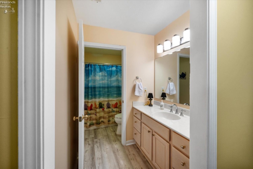 10654 Bayshore Road, Marblehead, 43440, 4 Bedrooms Bedrooms, ,5 BathroomsBathrooms,Residential,For Sale,Bayshore,20261068