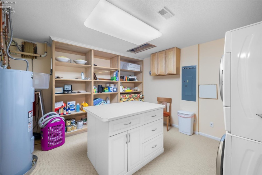 10654 Bayshore Road, Marblehead, 43440, 4 Bedrooms Bedrooms, ,5 BathroomsBathrooms,Residential,For Sale,Bayshore,20261068