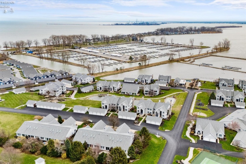 10654 Bayshore Road, Marblehead, 43440, 4 Bedrooms Bedrooms, ,5 BathroomsBathrooms,Residential,For Sale,Bayshore,20261068