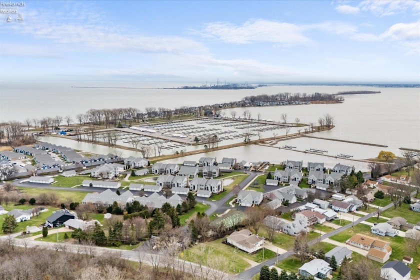 10654 Bayshore Road, Marblehead, 43440, 4 Bedrooms Bedrooms, ,5 BathroomsBathrooms,Residential,For Sale,Bayshore,20261068