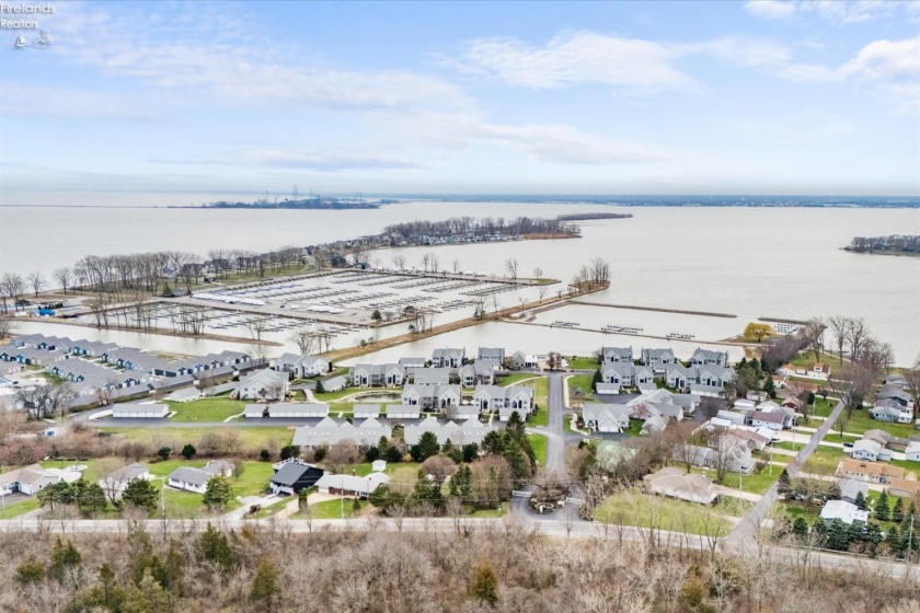 10654 Bayshore Road, Marblehead, 43440, 4 Bedrooms Bedrooms, ,5 BathroomsBathrooms,Residential,For Sale,Bayshore,20261068