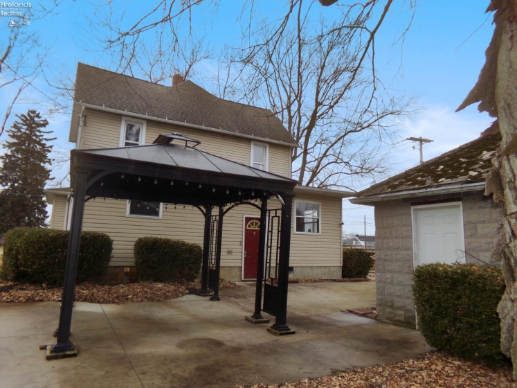 4 Township Road 132, Tiffin, 44883, 4 Bedrooms Bedrooms, ,2 BathroomsBathrooms,Residential,For Sale,Township Road 132,20261085