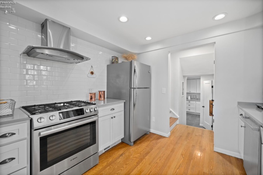 18500 Edgewood Drive, Rocky River, 44116, 3 Bedrooms Bedrooms, ,2 BathroomsBathrooms,Residential,For Sale,Edgewood,20261087