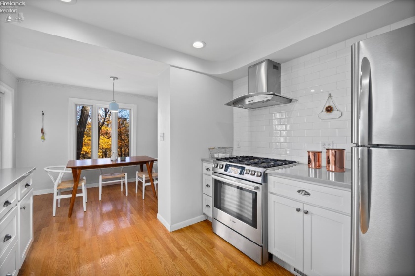 18500 Edgewood Drive, Rocky River, 44116, 3 Bedrooms Bedrooms, ,2 BathroomsBathrooms,Residential,For Sale,Edgewood,20261087