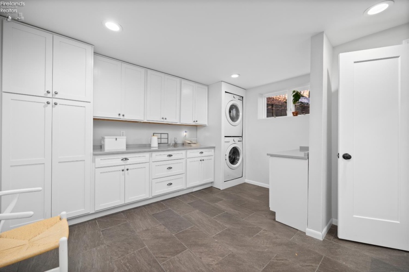 18500 Edgewood Drive, Rocky River, 44116, 3 Bedrooms Bedrooms, ,2 BathroomsBathrooms,Residential,For Sale,Edgewood,20261087