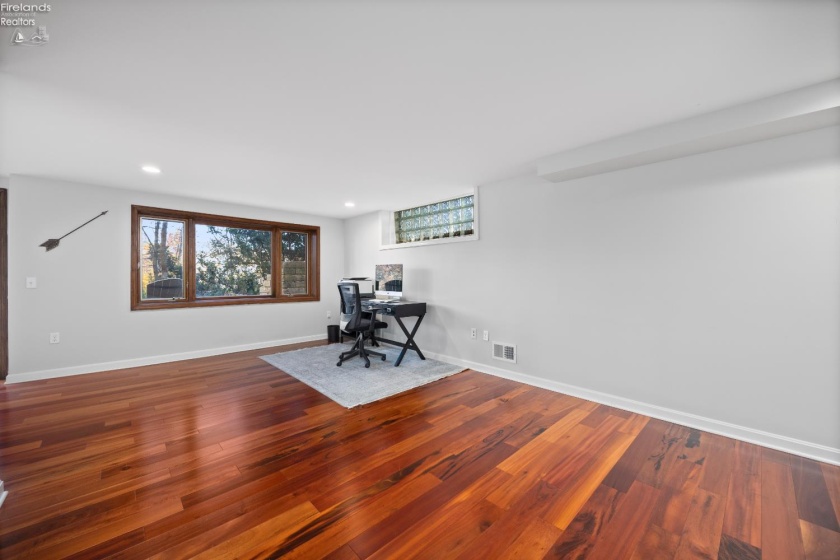 18500 Edgewood Drive, Rocky River, 44116, 3 Bedrooms Bedrooms, ,2 BathroomsBathrooms,Residential,For Sale,Edgewood,20261087