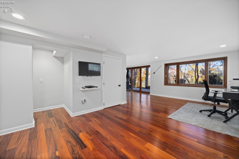 18500 Edgewood Drive, Rocky River, 44116, 3 Bedrooms Bedrooms, ,2 BathroomsBathrooms,Residential,For Sale,Edgewood,20261087