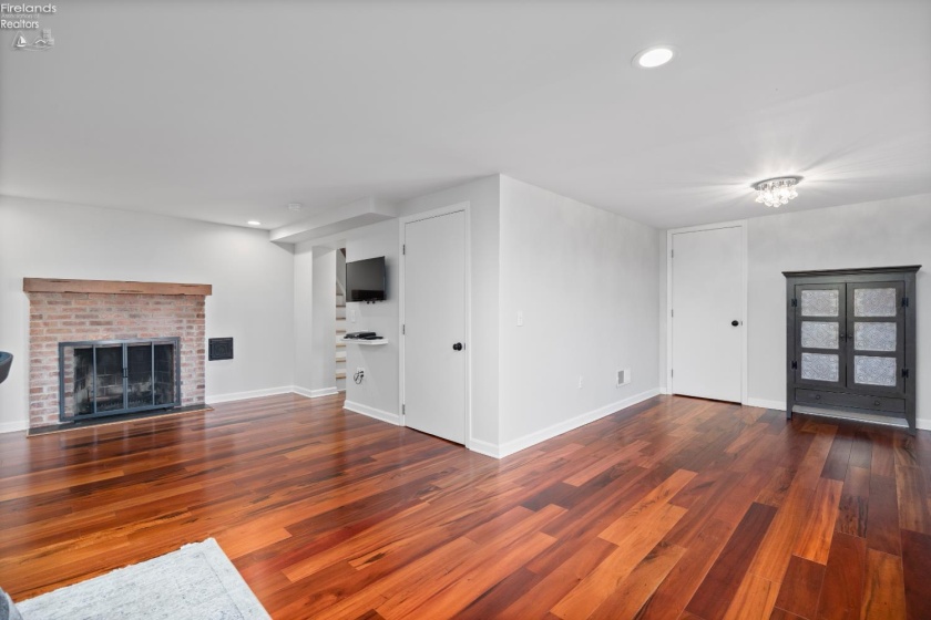 18500 Edgewood Drive, Rocky River, 44116, 3 Bedrooms Bedrooms, ,2 BathroomsBathrooms,Residential,For Sale,Edgewood,20261087