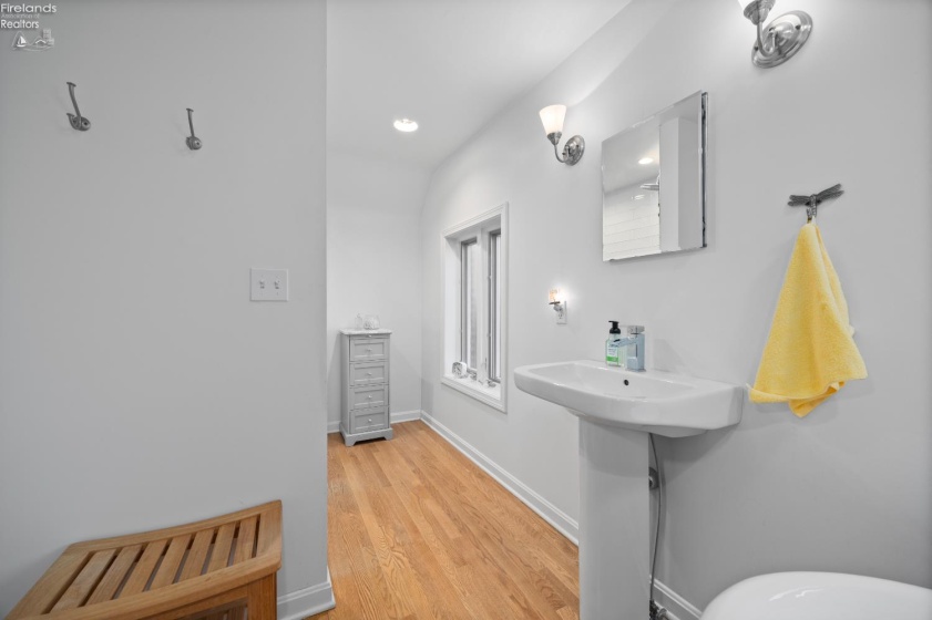 18500 Edgewood Drive, Rocky River, 44116, 3 Bedrooms Bedrooms, ,2 BathroomsBathrooms,Residential,For Sale,Edgewood,20261087