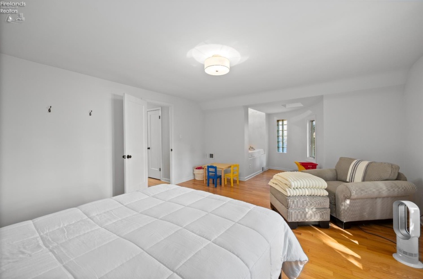 18500 Edgewood Drive, Rocky River, 44116, 3 Bedrooms Bedrooms, ,2 BathroomsBathrooms,Residential,For Sale,Edgewood,20261087