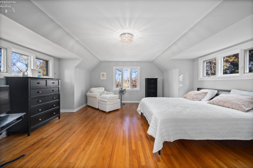 18500 Edgewood Drive, Rocky River, 44116, 3 Bedrooms Bedrooms, ,2 BathroomsBathrooms,Residential,For Sale,Edgewood,20261087