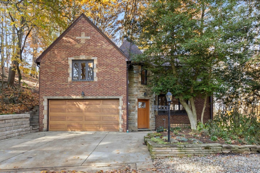 18500 Edgewood Drive, Rocky River, 44116, 3 Bedrooms Bedrooms, ,2 BathroomsBathrooms,Residential,For Sale,Edgewood,20261087