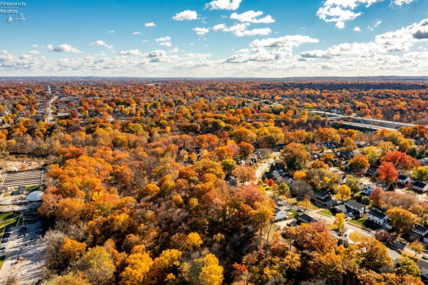 18500 Edgewood Drive, Rocky River, 44116, 3 Bedrooms Bedrooms, ,2 BathroomsBathrooms,Residential,For Sale,Edgewood,20261087