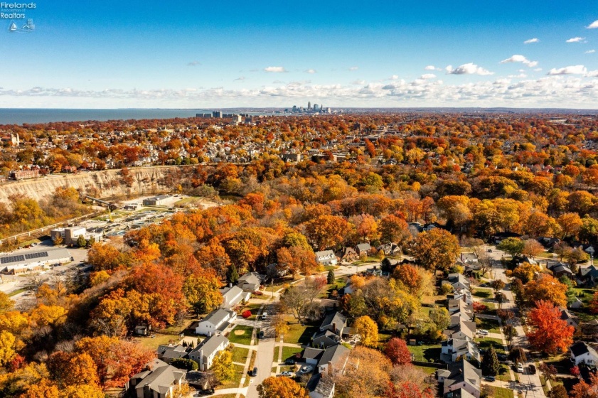 18500 Edgewood Drive, Rocky River, 44116, 3 Bedrooms Bedrooms, ,2 BathroomsBathrooms,Residential,For Sale,Edgewood,20261087