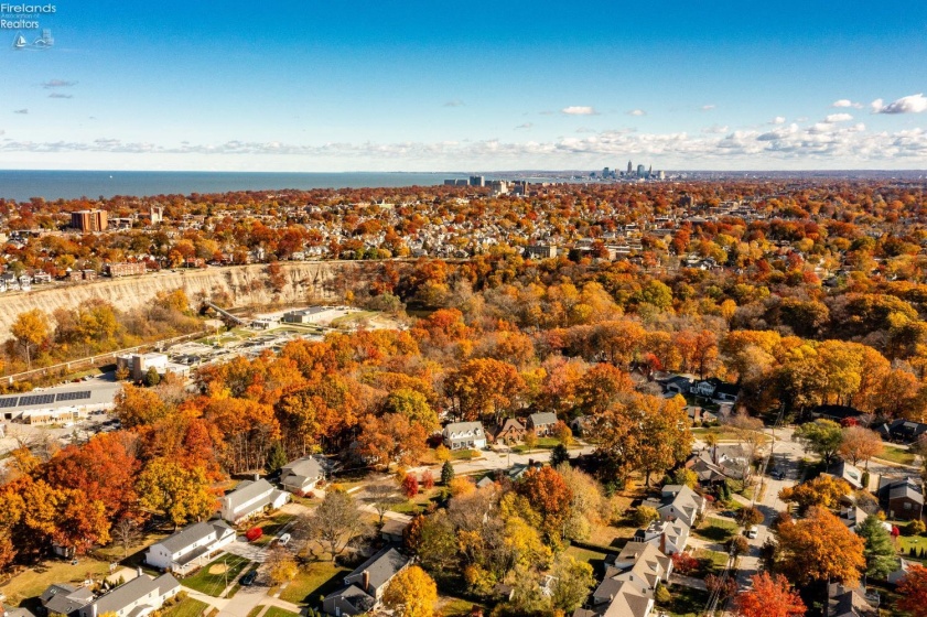 18500 Edgewood Drive, Rocky River, 44116, 3 Bedrooms Bedrooms, ,2 BathroomsBathrooms,Residential,For Sale,Edgewood,20261087