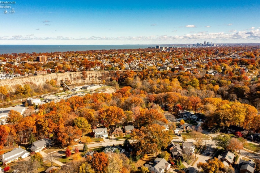 18500 Edgewood Drive, Rocky River, 44116, 3 Bedrooms Bedrooms, ,2 BathroomsBathrooms,Residential,For Sale,Edgewood,20261087