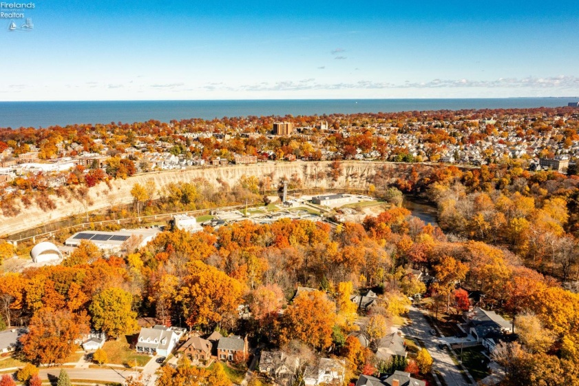 18500 Edgewood Drive, Rocky River, 44116, 3 Bedrooms Bedrooms, ,2 BathroomsBathrooms,Residential,For Sale,Edgewood,20261087