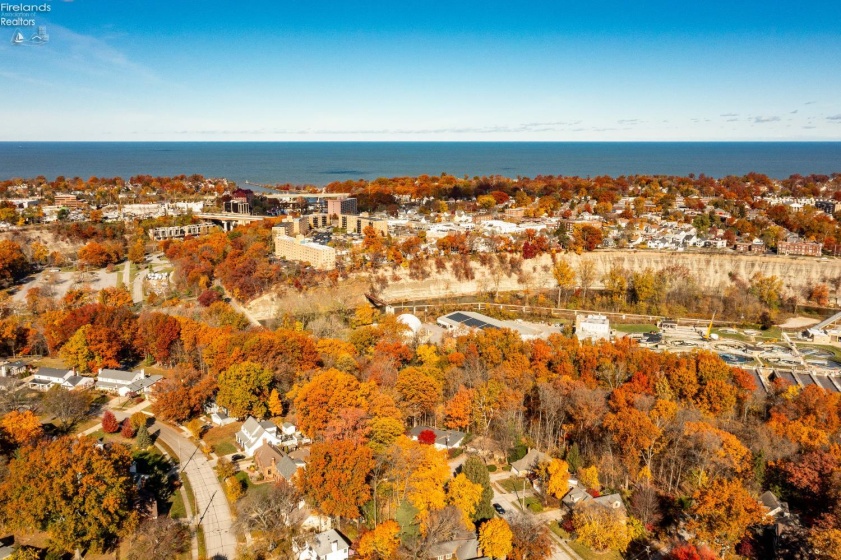 18500 Edgewood Drive, Rocky River, 44116, 3 Bedrooms Bedrooms, ,2 BathroomsBathrooms,Residential,For Sale,Edgewood,20261087