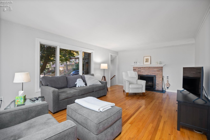 18500 Edgewood Drive, Rocky River, 44116, 3 Bedrooms Bedrooms, ,2 BathroomsBathrooms,Residential,For Sale,Edgewood,20261087