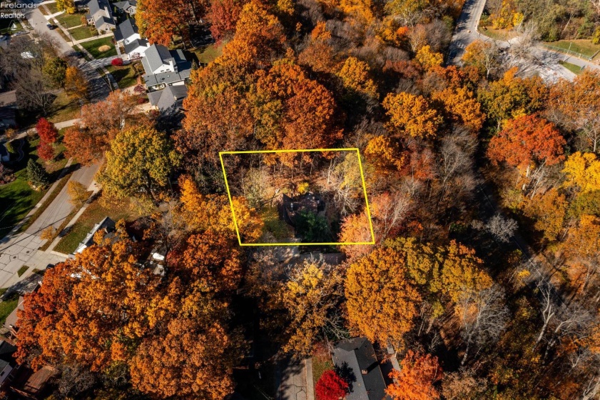 18500 Edgewood Drive, Rocky River, 44116, 3 Bedrooms Bedrooms, ,2 BathroomsBathrooms,Residential,For Sale,Edgewood,20261087