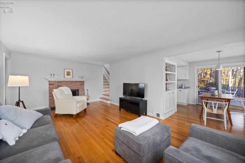 18500 Edgewood Drive, Rocky River, 44116, 3 Bedrooms Bedrooms, ,2 BathroomsBathrooms,Residential,For Sale,Edgewood,20261087