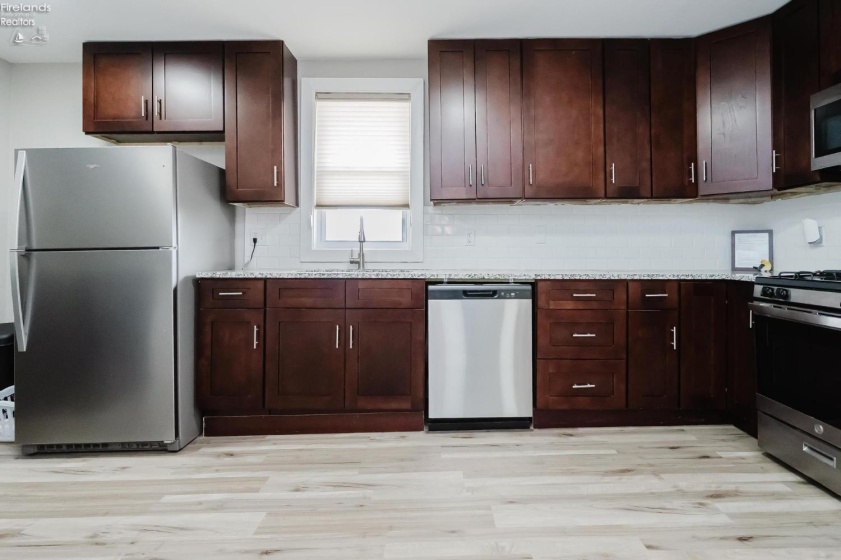 421 4th, Port Clinton, 43452, 2 Bedrooms Bedrooms, ,1 BathroomBathrooms,Residential,For Sale,4th,20261040