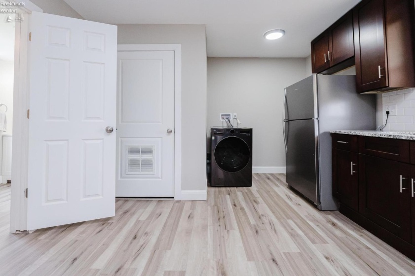 421 4th, Port Clinton, 43452, 2 Bedrooms Bedrooms, ,1 BathroomBathrooms,Residential,For Sale,4th,20261040