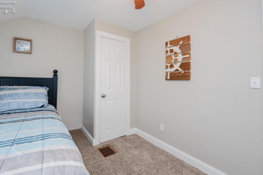 421 4th, Port Clinton, 43452, 2 Bedrooms Bedrooms, ,1 BathroomBathrooms,Residential,For Sale,4th,20261040