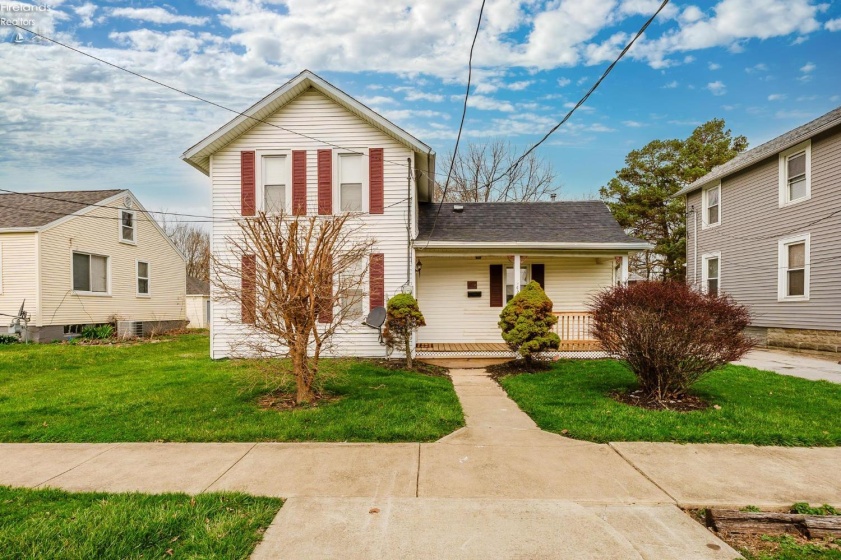 421 4th, Port Clinton, 43452, 2 Bedrooms Bedrooms, ,1 BathroomBathrooms,Residential,For Sale,4th,20261040