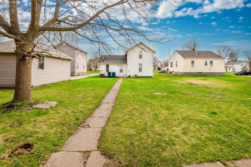 421 4th, Port Clinton, 43452, 2 Bedrooms Bedrooms, ,1 BathroomBathrooms,Residential,For Sale,4th,20261040