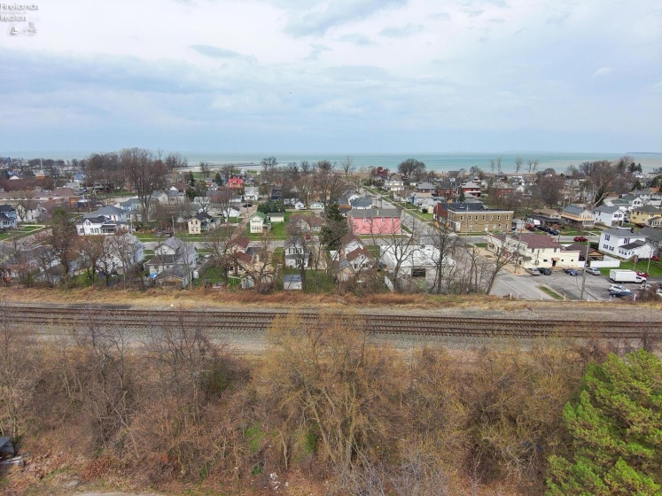 421 4th, Port Clinton, 43452, 2 Bedrooms Bedrooms, ,1 BathroomBathrooms,Residential,For Sale,4th,20261040