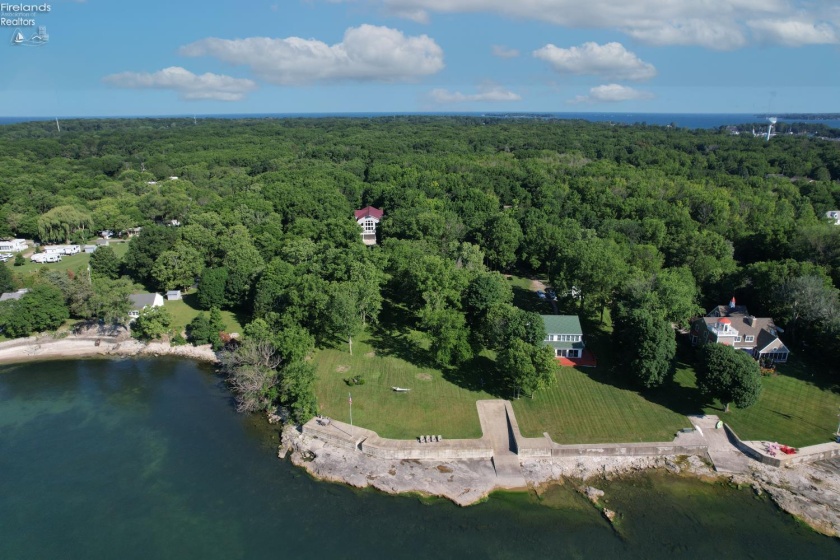 174 Booker Lane, Put-In-Bay, 43456, 4 Bedrooms Bedrooms, ,5 BathroomsBathrooms,Residential,For Sale,Booker,20260956