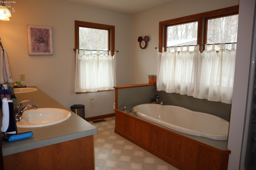 2540 New State Road, Norwalk, 44857, 3 Bedrooms Bedrooms, ,3 BathroomsBathrooms,Residential,For Sale,New State,20261081