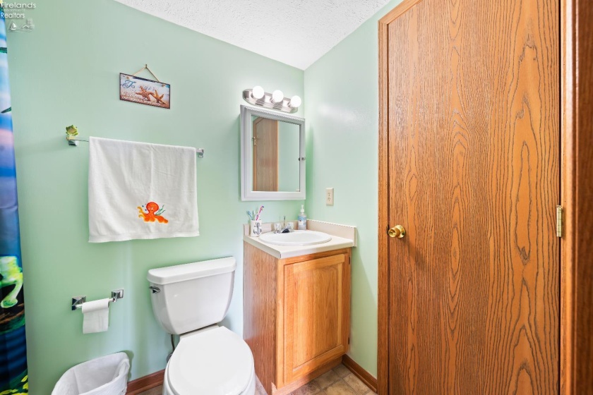 59 Schooner Point Drive, Port Clinton, 43452, 3 Bedrooms Bedrooms, ,2 BathroomsBathrooms,Residential,For Sale,Schooner Point,20261116