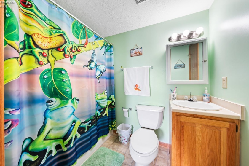 59 Schooner Point Drive, Port Clinton, 43452, 3 Bedrooms Bedrooms, ,2 BathroomsBathrooms,Residential,For Sale,Schooner Point,20261116