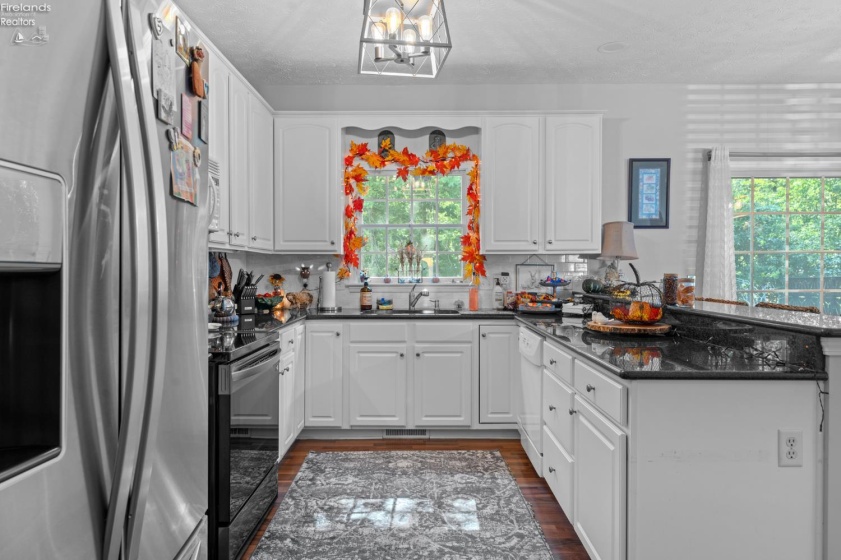 3953 Hilltop Drive, Vermilion, 44089, 2 Bedrooms Bedrooms, ,2 BathroomsBathrooms,Residential,For Sale,Hilltop,20260935