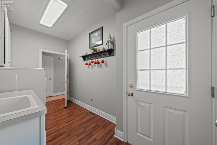 3953 Hilltop Drive, Vermilion, 44089, 2 Bedrooms Bedrooms, ,2 BathroomsBathrooms,Residential,For Sale,Hilltop,20260935