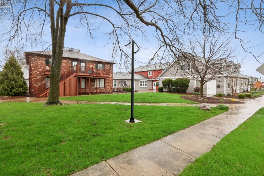 352 Main Street, Huron, 44839, 2 Bedrooms Bedrooms, ,1 BathroomBathrooms,Residential,For Sale,Main,20261062