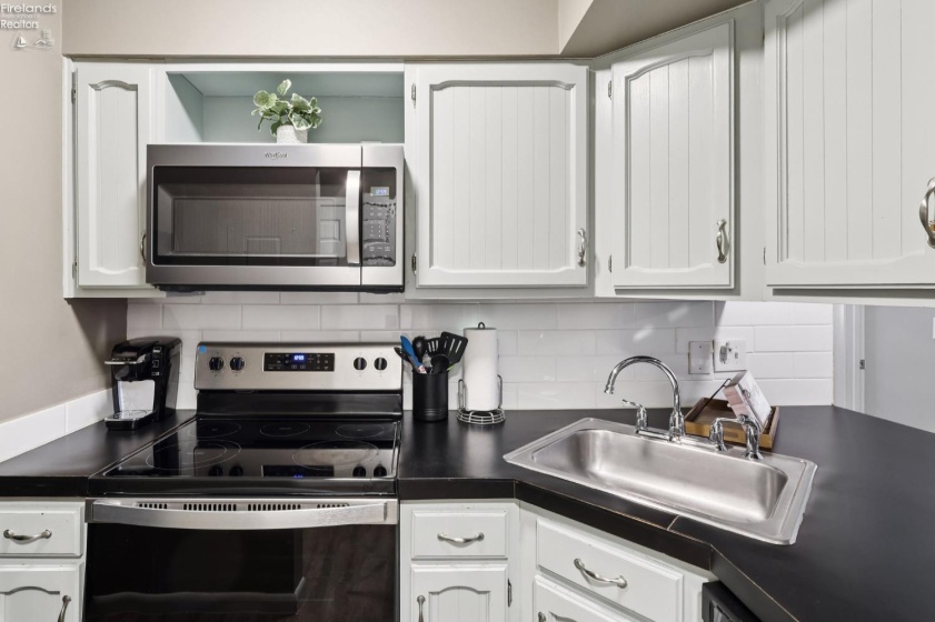 352 Main Street, Huron, 44839, 2 Bedrooms Bedrooms, ,1 BathroomBathrooms,Residential,For Sale,Main,20261062