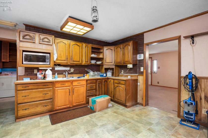 14307 Darrow Road, Vermilion, 44089, 4 Bedrooms Bedrooms, ,1 BathroomBathrooms,Residential,For Sale,Darrow,20261010