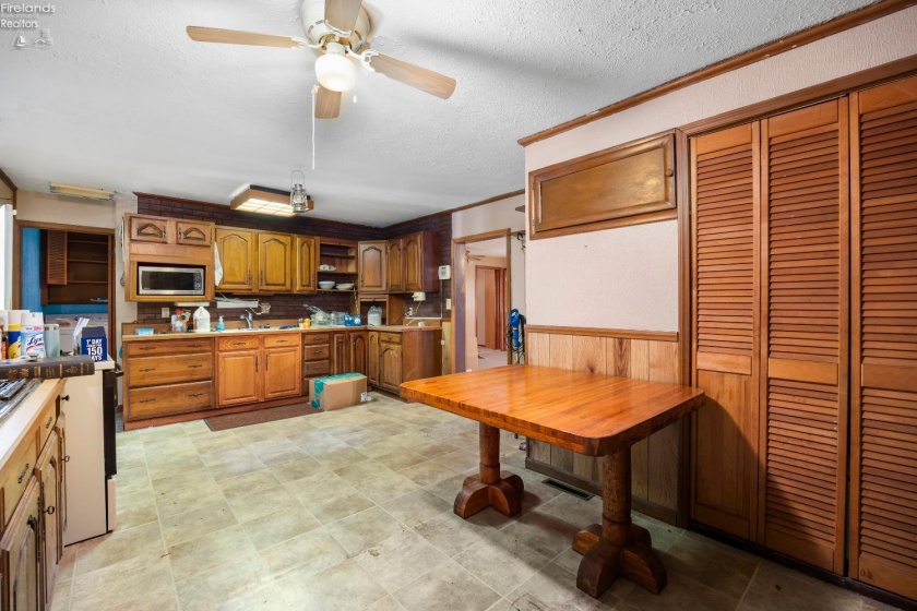 14307 Darrow Road, Vermilion, 44089, 4 Bedrooms Bedrooms, ,1 BathroomBathrooms,Residential,For Sale,Darrow,20261010