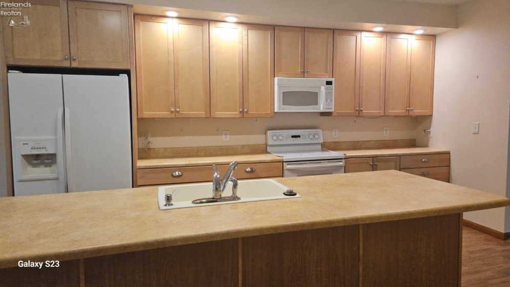 401 Rockport Drive, Lakeside, 43440, 4 Bedrooms Bedrooms, ,5 BathroomsBathrooms,Residential,For Sale,Rockport,20261121