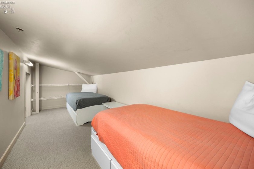 401 Shoreline Drive, Sandusky, 44870, 2 Bedrooms Bedrooms, ,2 BathroomsBathrooms,Residential,For Sale,Shoreline,20260877