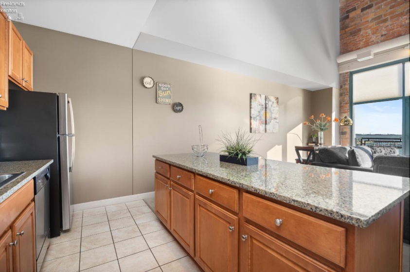 401 Shoreline Drive, Sandusky, 44870, 2 Bedrooms Bedrooms, ,2 BathroomsBathrooms,Residential,For Sale,Shoreline,20260877