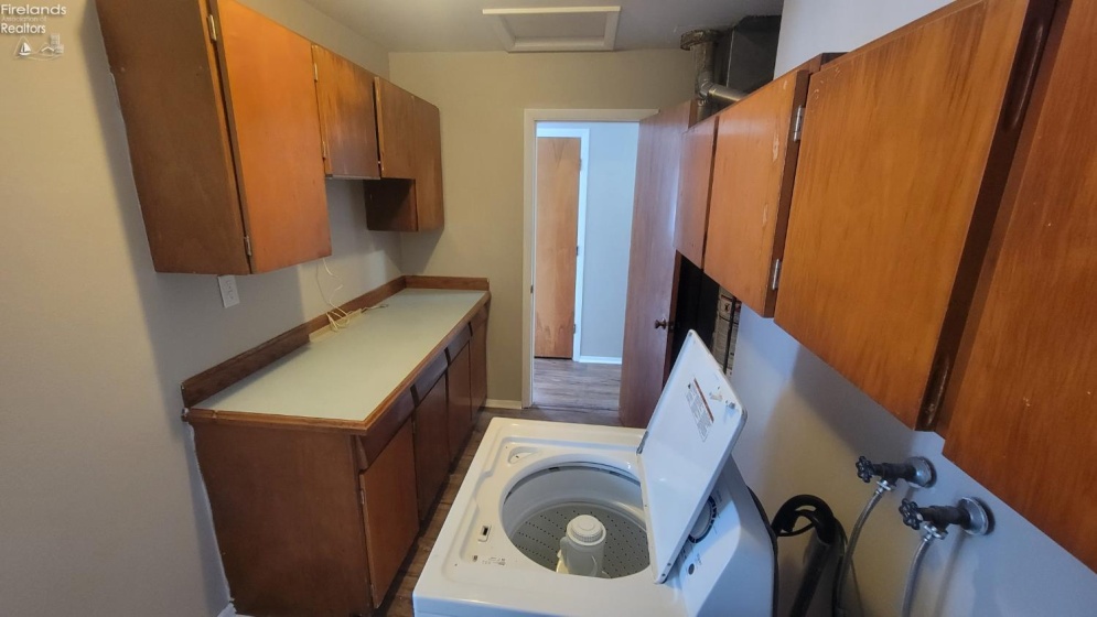 612 Helina Drive, Sandusky, 44870, 3 Bedrooms Bedrooms, ,1 BathroomBathrooms,Residential,For Sale,Helina,20260641