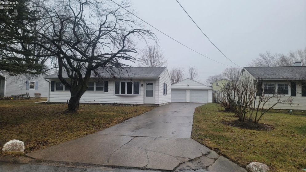 612 Helina Drive, Sandusky, 44870, 3 Bedrooms Bedrooms, ,1 BathroomBathrooms,Residential,For Sale,Helina,20260641