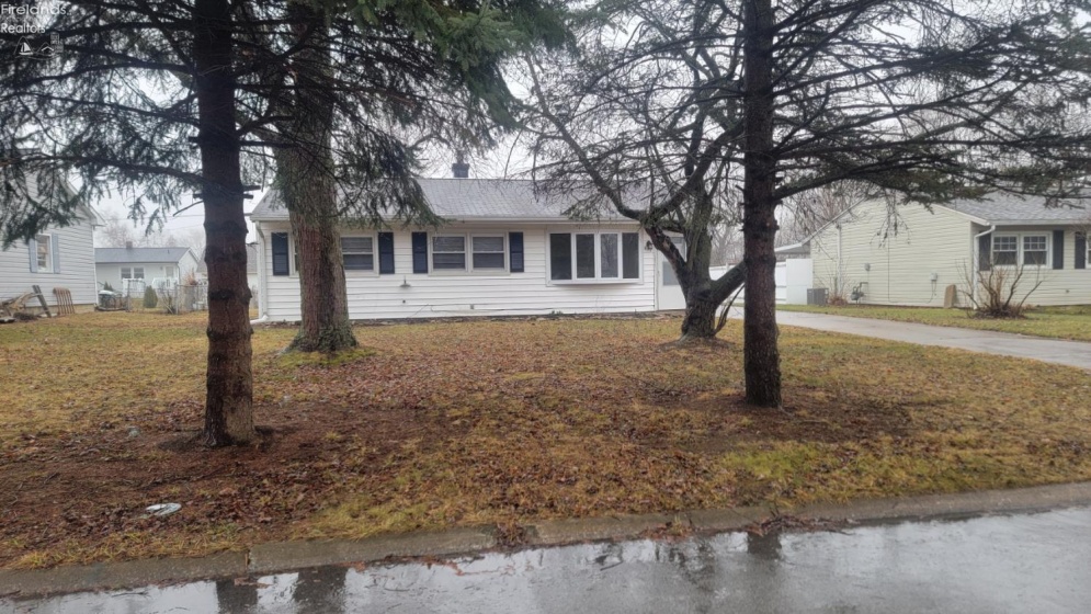 612 Helina Drive, Sandusky, 44870, 3 Bedrooms Bedrooms, ,1 BathroomBathrooms,Residential,For Sale,Helina,20260641