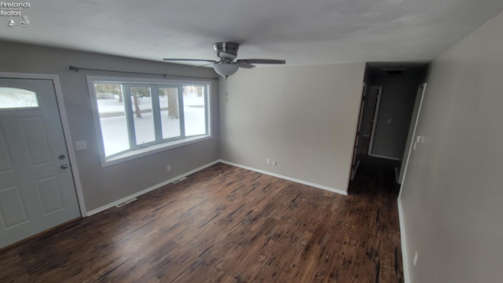 612 Helina Drive, Sandusky, 44870, 3 Bedrooms Bedrooms, ,1 BathroomBathrooms,Residential,For Sale,Helina,20260641