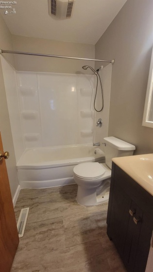 612 Helina Drive, Sandusky, 44870, 3 Bedrooms Bedrooms, ,1 BathroomBathrooms,Residential,For Sale,Helina,20260641