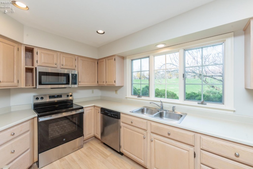 1418 Julianne Circle, Sandusky, 44870, 3 Bedrooms Bedrooms, ,2 BathroomsBathrooms,Residential,For Sale,Julianne,20261136